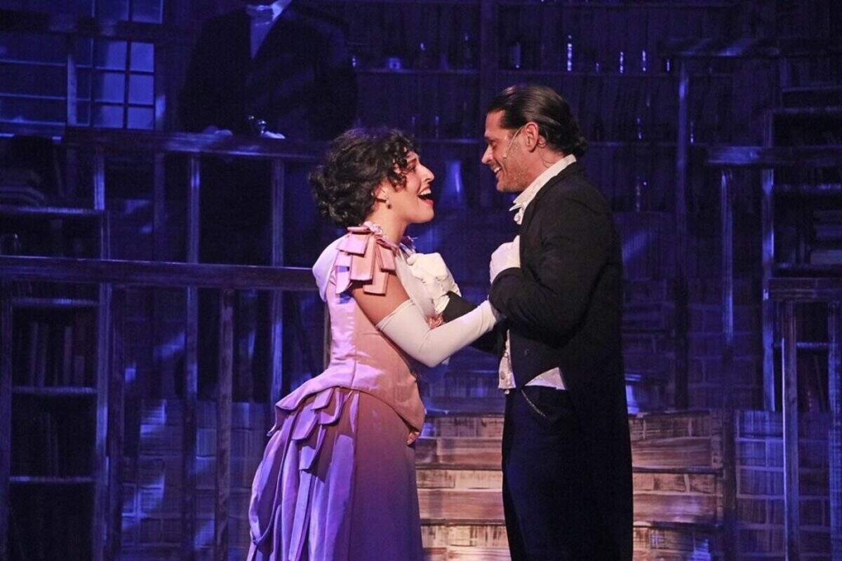 Anette Barrios-Torres and E.L. Losada in “Jekyll & Hyde” at Actors’ Playhouse at the Miracle Theatre.